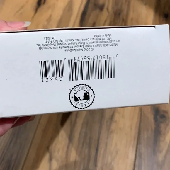 MLB Hallmark 2000 Mark McGwire St. Louis Cardinals Christmas Ornament in box - Picture 2 of 6